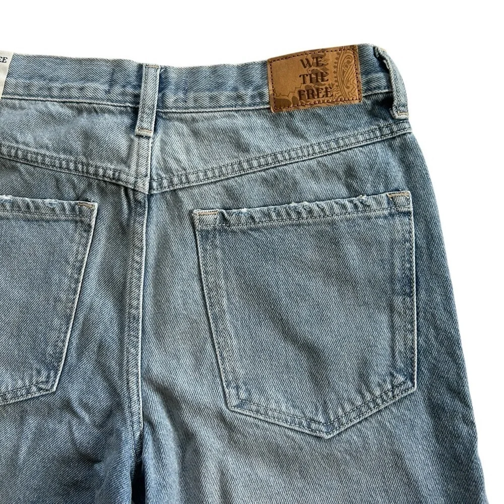Free People Ghost Town Long Short Raw Hem Mid/High-rise Denim Size 27 NWT
